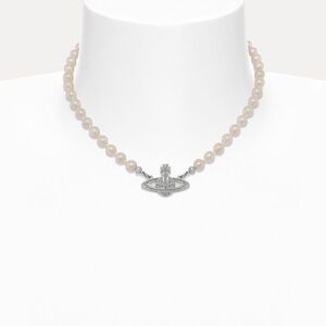 Authentic Vivienne Westeood  pearl necklace